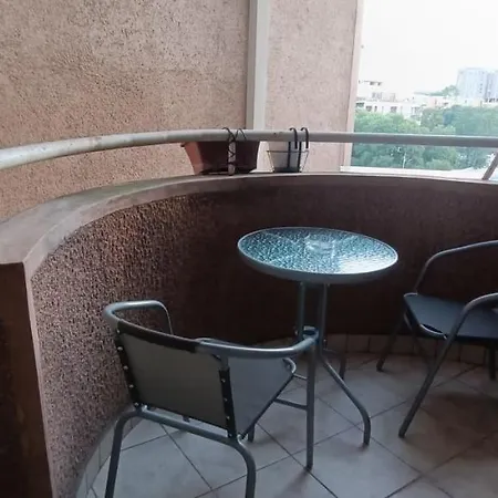 Fully Equipped In Center Of With Ride From Airport Provided
